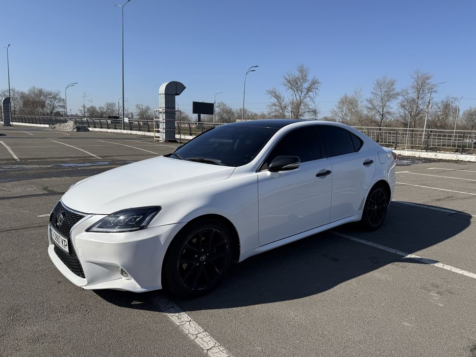 Lexus is 250  2.5