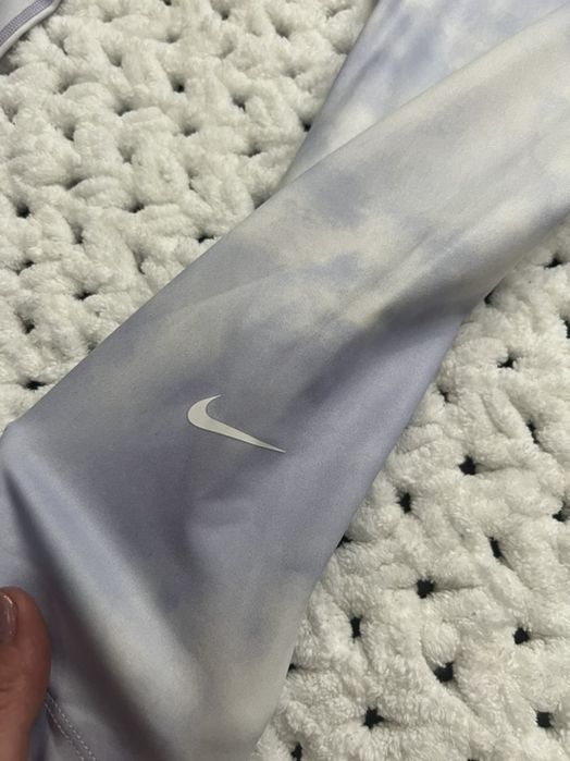 Оригінальні жіночі лосіни Nike L Нові