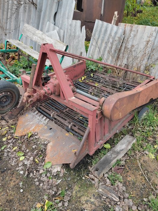 Продам картоплекопалку двухрядну