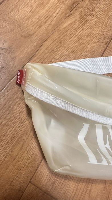 Бабанка Levi’s  кремова