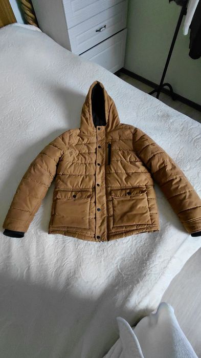 Продам зимнюю детскую  куртку  LC-Waikiki 152-156