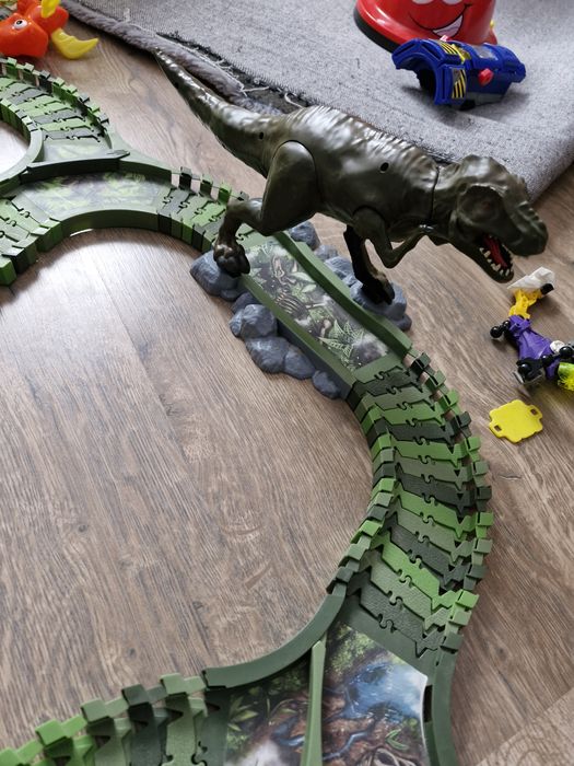 Dinomundi tor kolejka