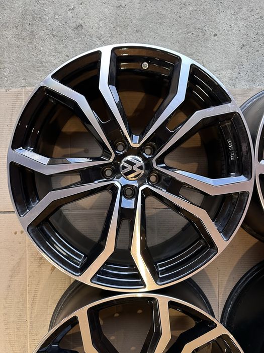 Диски.   Volkswagen.  R20.   5/120    Germany