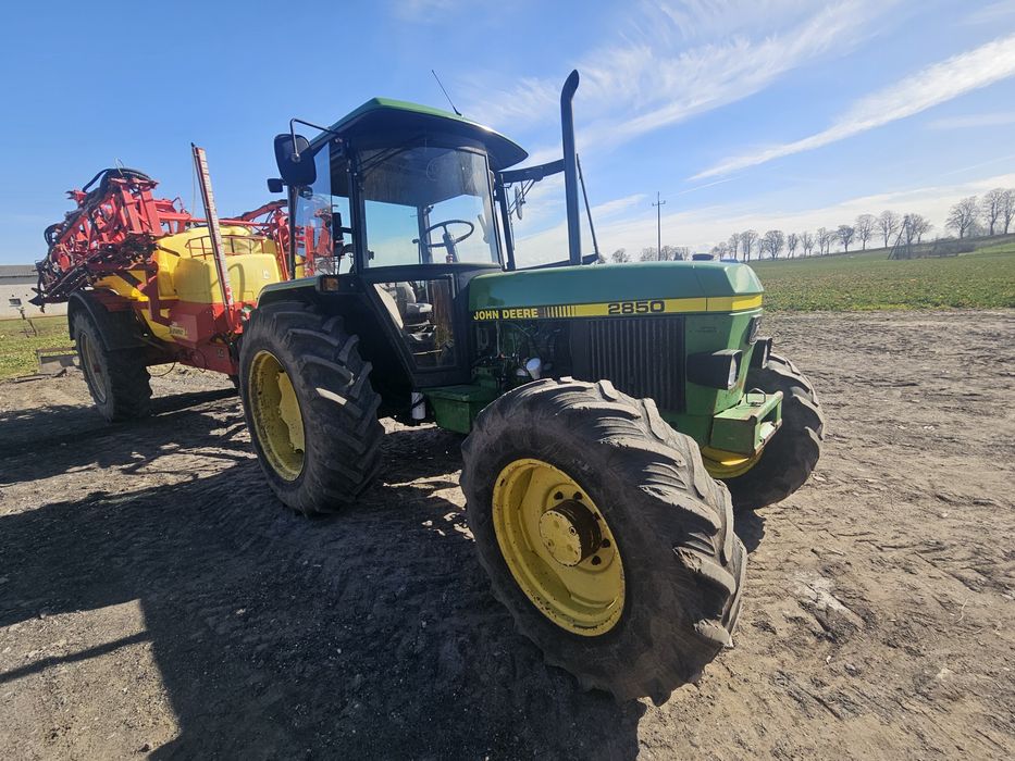 John deere 2850. 4x4