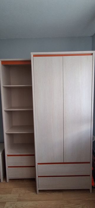 Meble dziecięce/młodzieżowe – komplet |