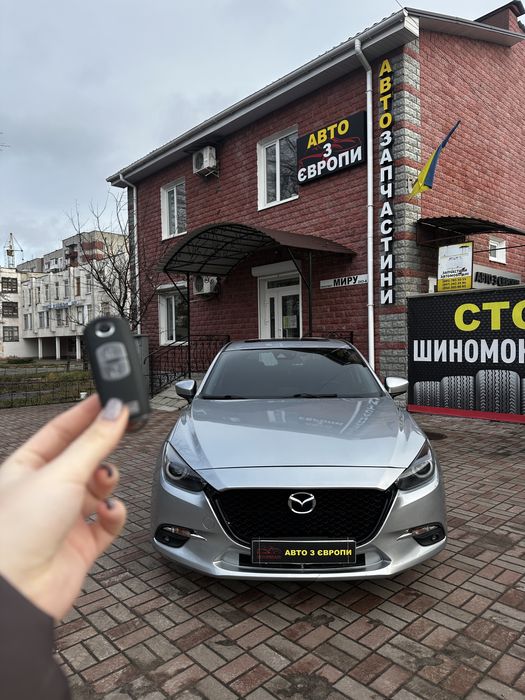 Оренда авто : Mazda 3