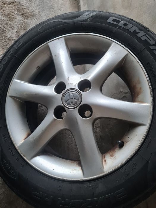 Jante 15 com pneus -toyota