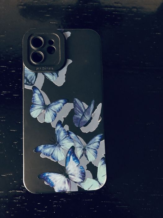 2 Capas iphone 12 anime e borboletas !