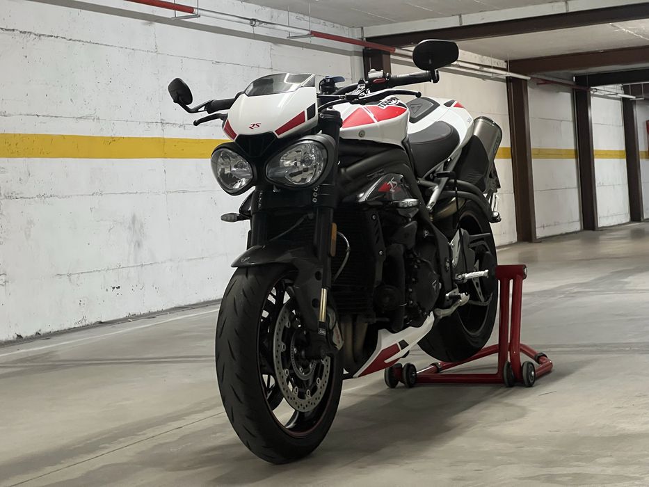 Triumph Speed Triple RS Nacional como nova