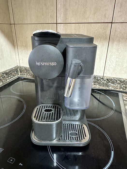 Lattissima One Shadow Black Nespresso