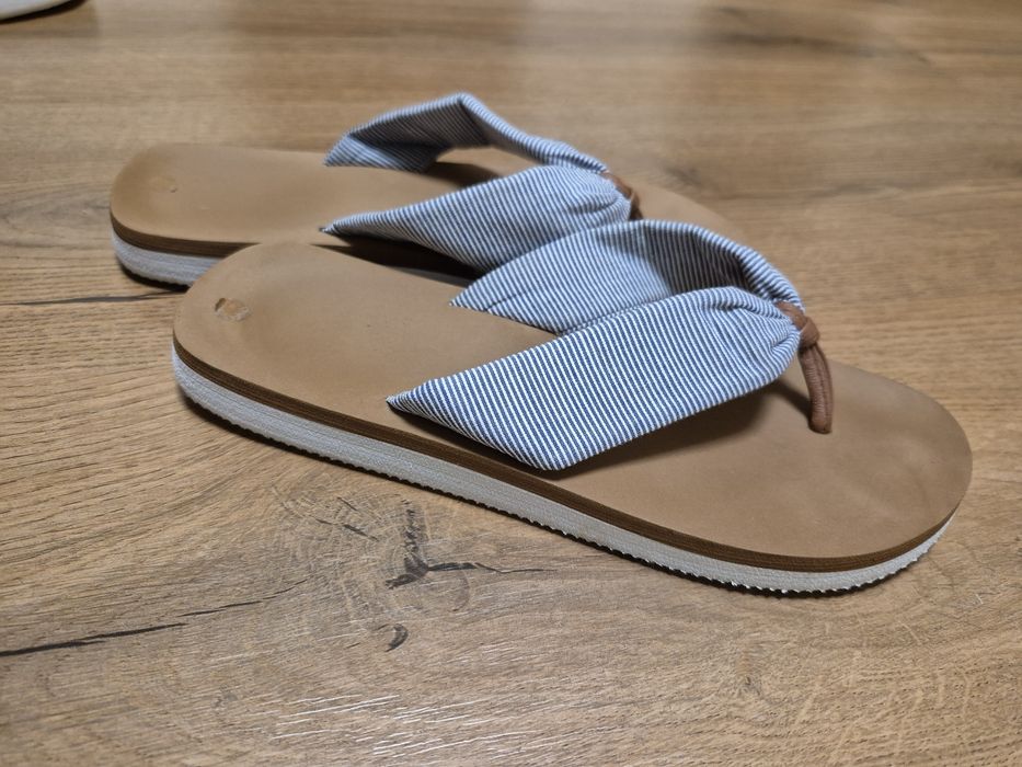 Шльопанці Braska