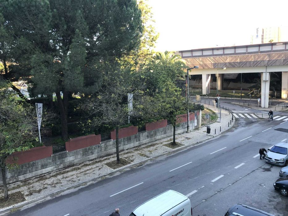 Alugo quarto no Lumiar junto ao Metropolitano