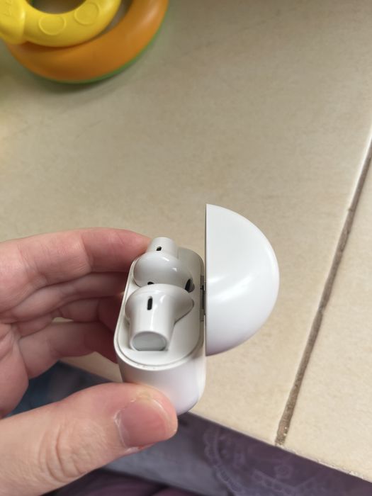 OnePlus Buds - бездротові bluetooth навушники