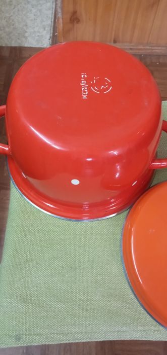 Кастрюля 3 л эмалированная в горошек,новая,  времен союза