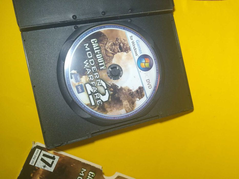 Диски з іграми для ПК DVD Starcraft 2, Call of Duty, DoW 2, Rainbow Six