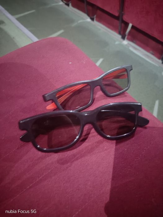 Очки 3д кінотеатр