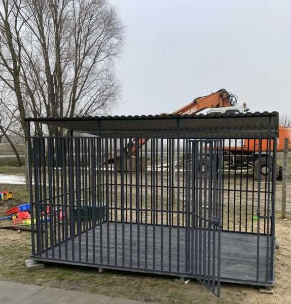 Kojec dla psa – solidny i wytrzymały box stalowy