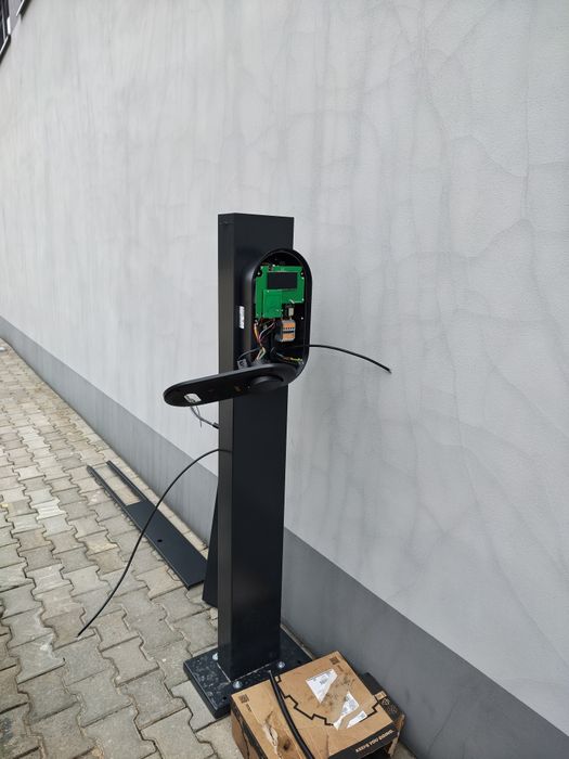 Stacja ładowania samochodu elektrycznego – montaż, pomiary UDT