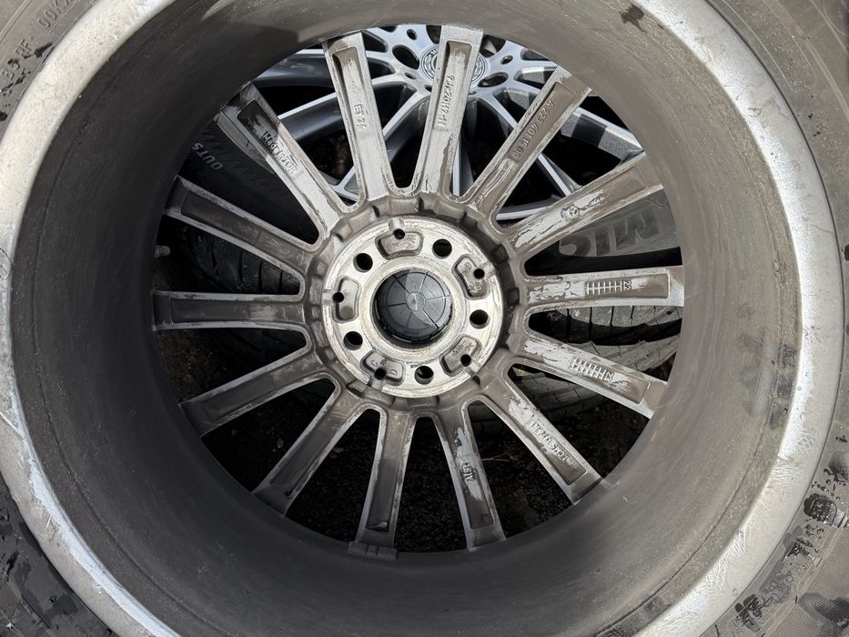 Оригинальные диски Mercedes AMG R20 с летней резиной michelin 275/50