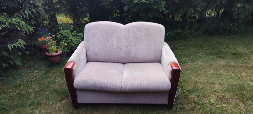 Sofa dwuosobowa z funkcją spania