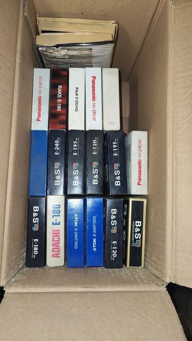Kasety VHS 17szt