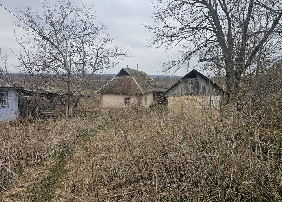 Продаж земельної ділянки разом з будинком