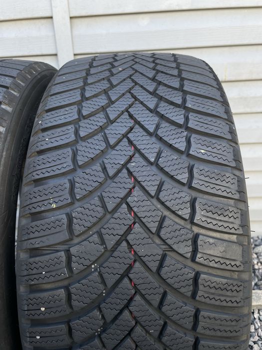 Пара зимових шин Bridgestone 235/40 R19 235*40 19 Blizzak LM005