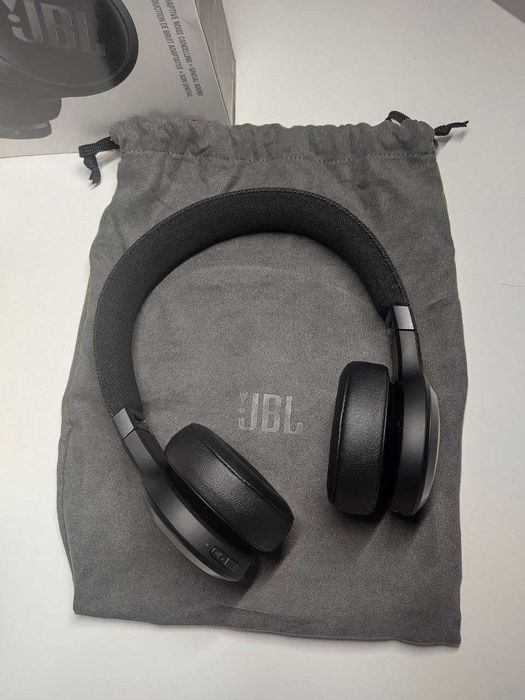 Auscultadores Bluetooth JBL Live 670NC
