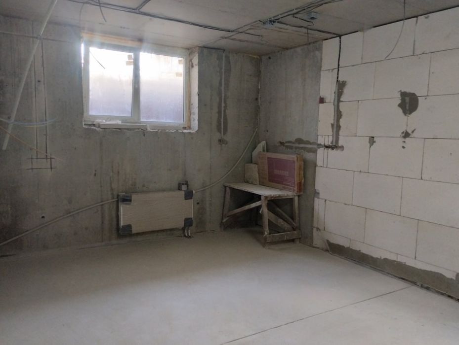 Ликвид!  "Реал Парк" Продам нежилое помещение 90 кв.м. Цоколь с окнами