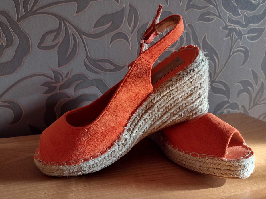 Trzy pary- Buty damskie w idealnym stanie