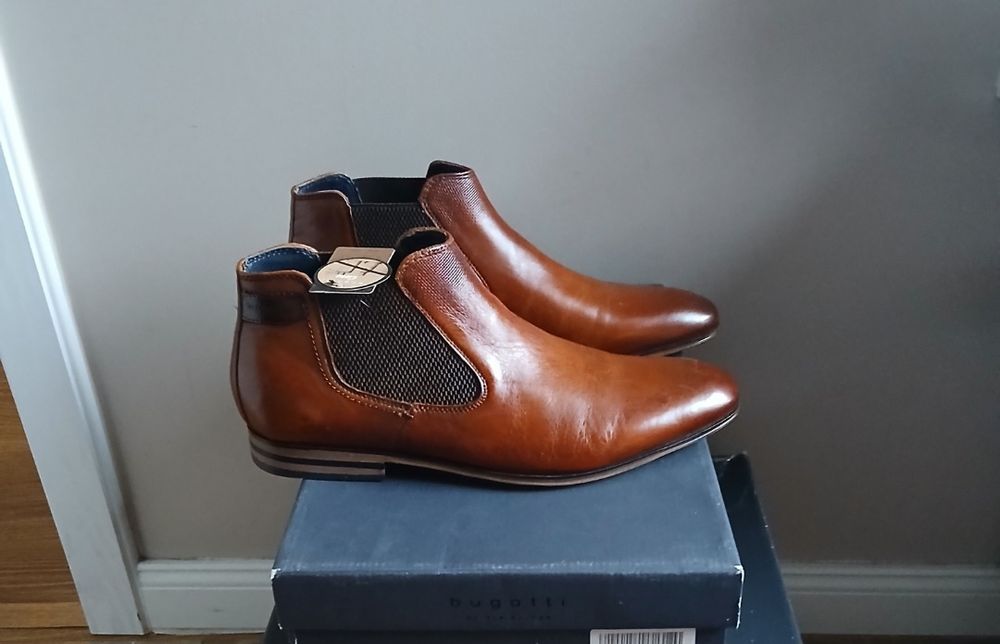 -40% Sztyblety skórzane Bugatti. R. 43.