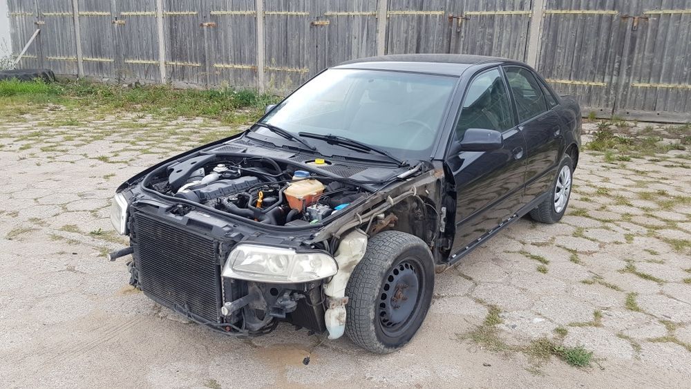 Audi a4 b5 1.9 tdi 115 sedan LY9W 2000 części blask