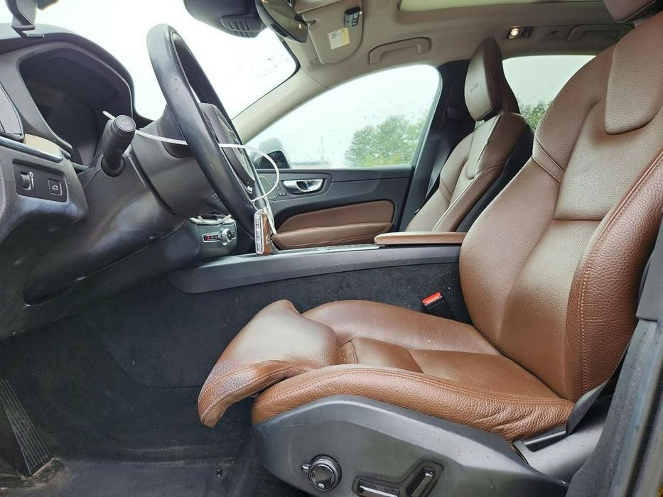 Volvo XC 60 INSCRIPTION / AWD / T6 / niski przebieg