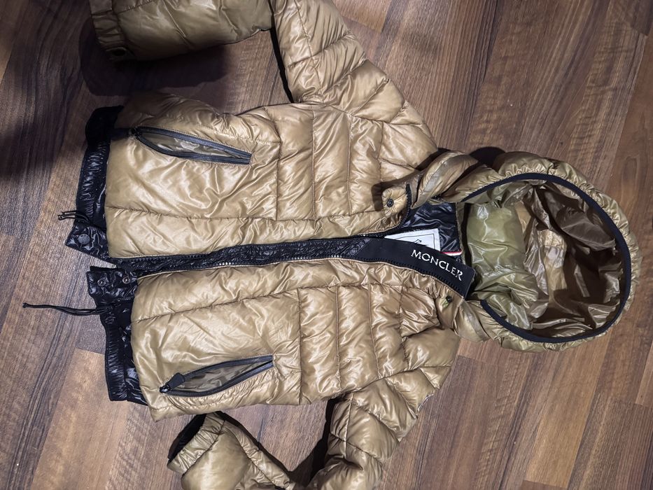Kurtka moncler xs/s