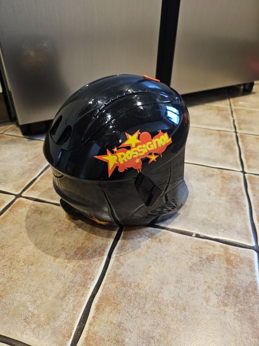Kask ochronny narciarski