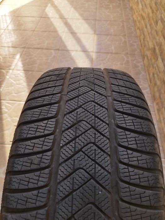 PIRELLI Winter Sottozero 3
275/40 R18 103V