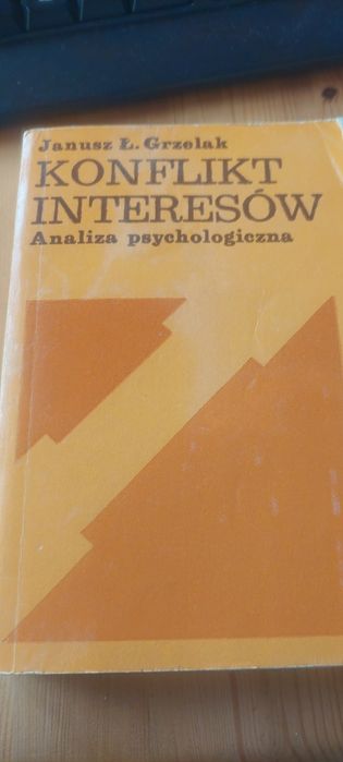 Konflikt interesów analiza psychologiczna Grzelak