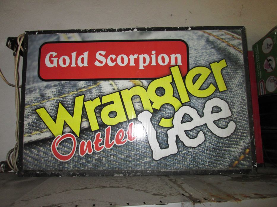 Świecący Neon Kasetowy Platfon Reklama