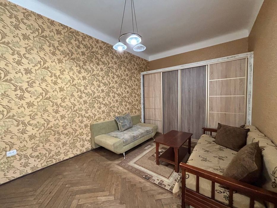 Продаж квартири неподалік центру Львова та Політеху:  вул. Бандери