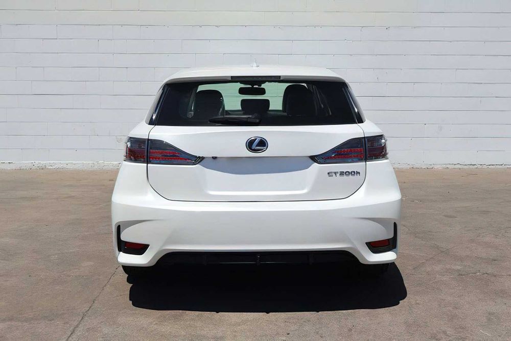Lexus CT 200h      2016
