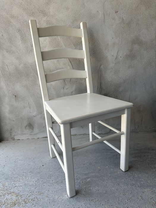 Mesa em Pedra maciça e cadeiras