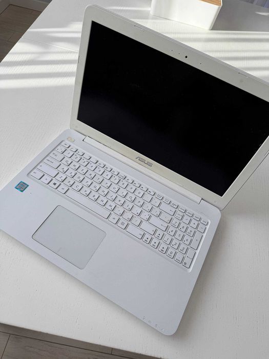 Ноутбук Asus X556 з SSD Samsung 870 EVO 1 TB