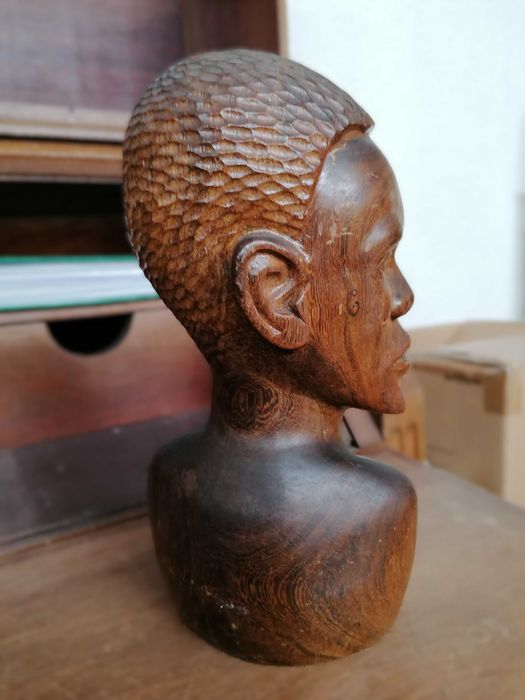 Escultura Africana em Madeira – Escultor José Kenguele (anos 60)