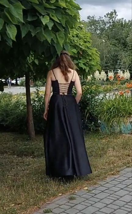 Плаття на випускний