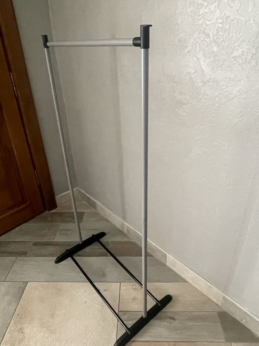 Тримач для одягу