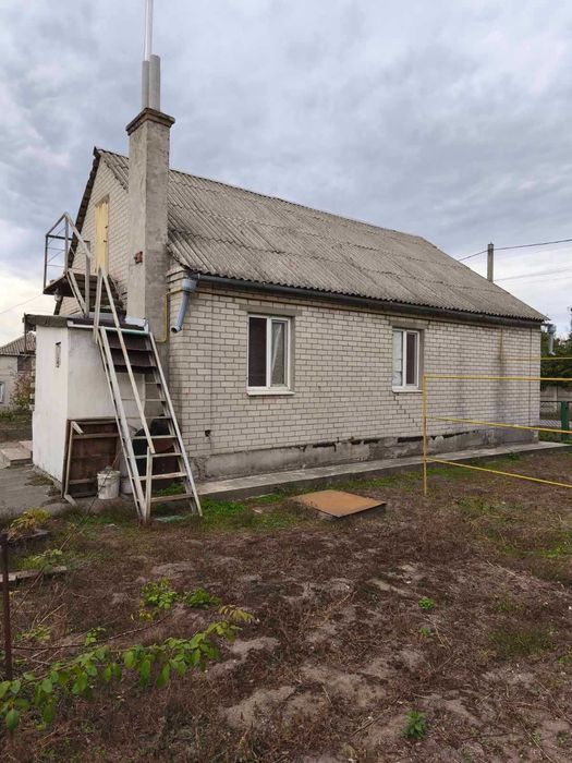 Продам будинок зі зручностями,меблями,технікою,ділянкою 12 соток,торг