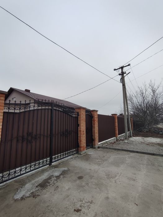 Продаємо добротний будинок селище Молодіжне