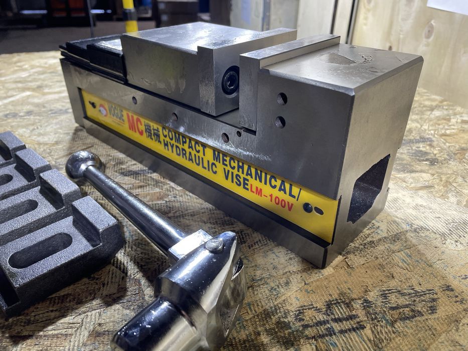 Лещата прецизійні гідравлічні механічні LM 100-200 мм