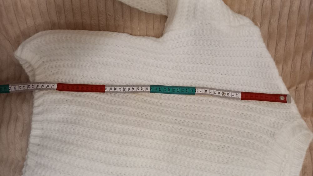 Piękny sweter dzwonek śmietankowy uni s m l xl nowy Włochy