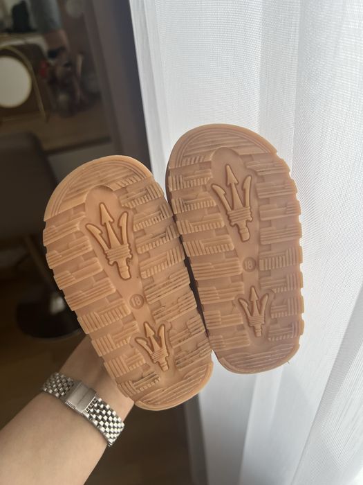 Черевики , чобітки,ботінки ,угги